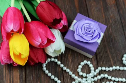 valentine s day gift box with bow with tulips flo crc95bac2e6 size10.35mb 5824x3832 - title:Home - اورچین فایل - format: - sku: - keywords:وکتور,موکاپ,افکت متنی,پروژه افترافکت p_id:63922