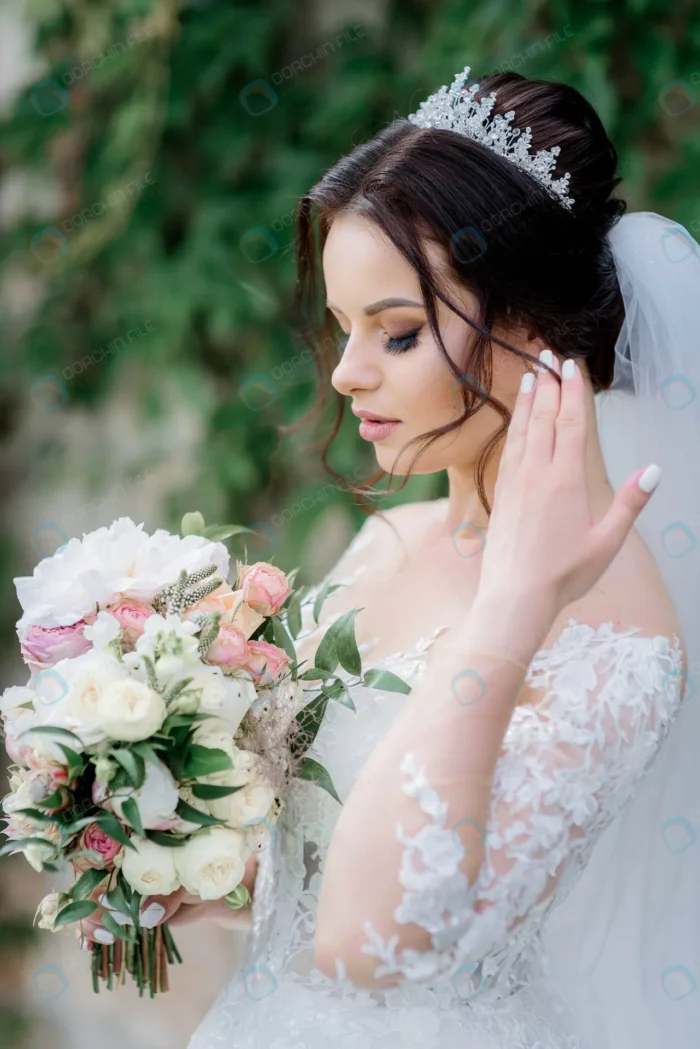 attractive bride crown with beautiful wedding bou crc1d9529c9 size4.87mb 2336x3500 1 - title:عکس استوک عروس با دسته گل - اورچین فایل - format:JPG - استوک - sku:crc1d9529c9 - keywords: p_id:44851