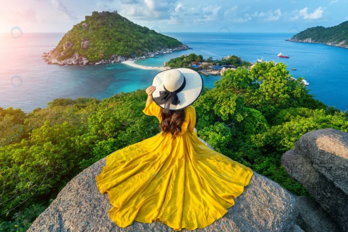 beautiful girl sitting viewpoint koh nangyuan isl crc5f220e95 - title:دانلود عکس طبیعت سر سبز - اورچین فایل - format:JPG - استوک - sku:crc5f220e95 - keywords: p_id:63037