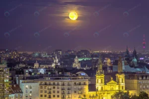 big moon rises budapest hungary night shot crcb4bcf365 size2.79mb 2994x2000 - title:Home - اورچین فایل - format: - sku: - keywords: p_id:18