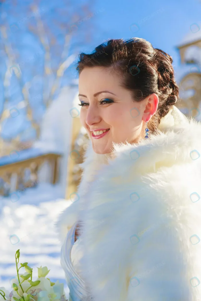 bride posing winter forest fur coat wedding photo crc5088b10a size11.38mb 3744x5616 1 - title:عروس با کُت خز در زمستان - اورچین فایل - format:JPG - استوک - sku:crc5088b10a - keywords: p_id:44941