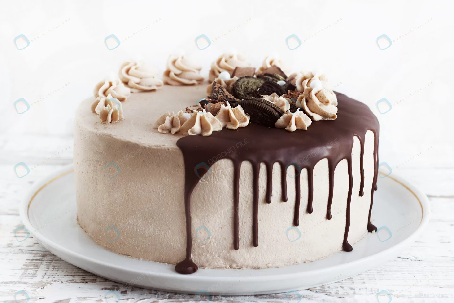 chocolate cake with fudge drizzled icing curls crc6634b3c3 - title:Home Main - اورچین فایل - format: - sku: - keywords: p_id:18