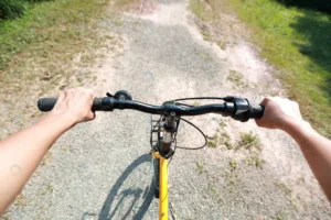 close up hipster woman hands riding bicycle havin crc1122a267 size8.40mb 5472x3648 - title:Home - اورچین فایل - format: - sku: - keywords: p_id:18