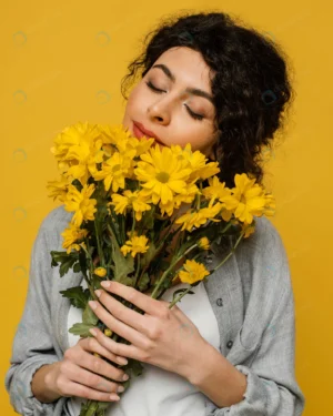 close up woman holding flowers bouquet crcf26f3633 size2.33mb 4912x6140 - title:Home - اورچین فایل - format: - sku: - keywords: p_id:18