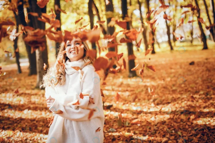 elegant girl sunny autumn park crc41d2f479 - title:عکس استوک خانم در پارک جنگلی پاییز - اورچین فایل - format:JPG - استوک - sku:crc41d2f479 - keywords: p_id:62602