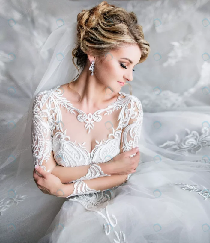 portrair dreamy blonde bride posing luxury room b crc8f0579c2 size8.02mb 2941x3410 1 - title:تصویر باکیفیت پرتره عروس - اورچین فایل - format:JPG - استوک - sku:crc8f0579c2 - keywords: p_id:44967
