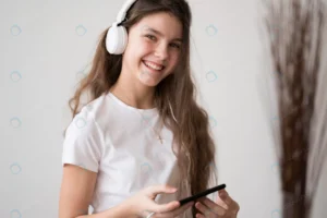 smiley girl listening music headphones crcc46081c3 size812.52kb 6048x4024 - title:Home - اورچین فایل - format: - sku: - keywords: p_id:18