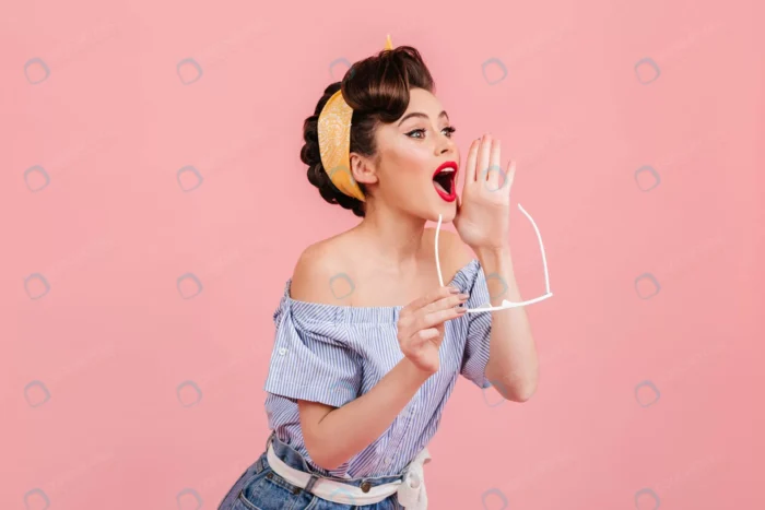 trendy pinup girl screaming pink background lovab crc6727ea84 - title:تصویر دختر پین آپ در حال صدا زدن - اورچین فایل - format:JPG - استوک - sku:crc6727ea84 - keywords: p_id:90809