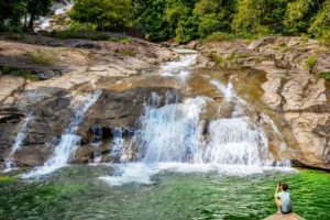 water fall human shooting image with smartphone m crc6ab2a6b7 size19.55mb 6016x4016 - title:Home - اورچین فایل - format: - sku: - keywords: p_id:18