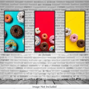 موکاپ پوستر بر روی دیوار آجری