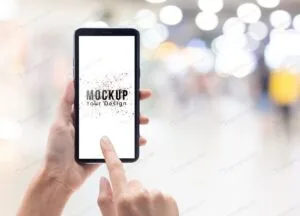 موکاپ موبایل در دست زن