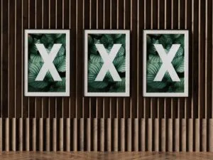موکاپ قاب عکس روی دیوار