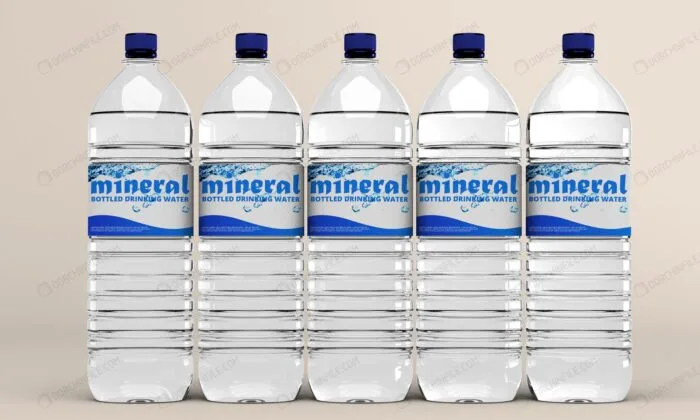 موکاپ مجموعه بطری آب معدنی